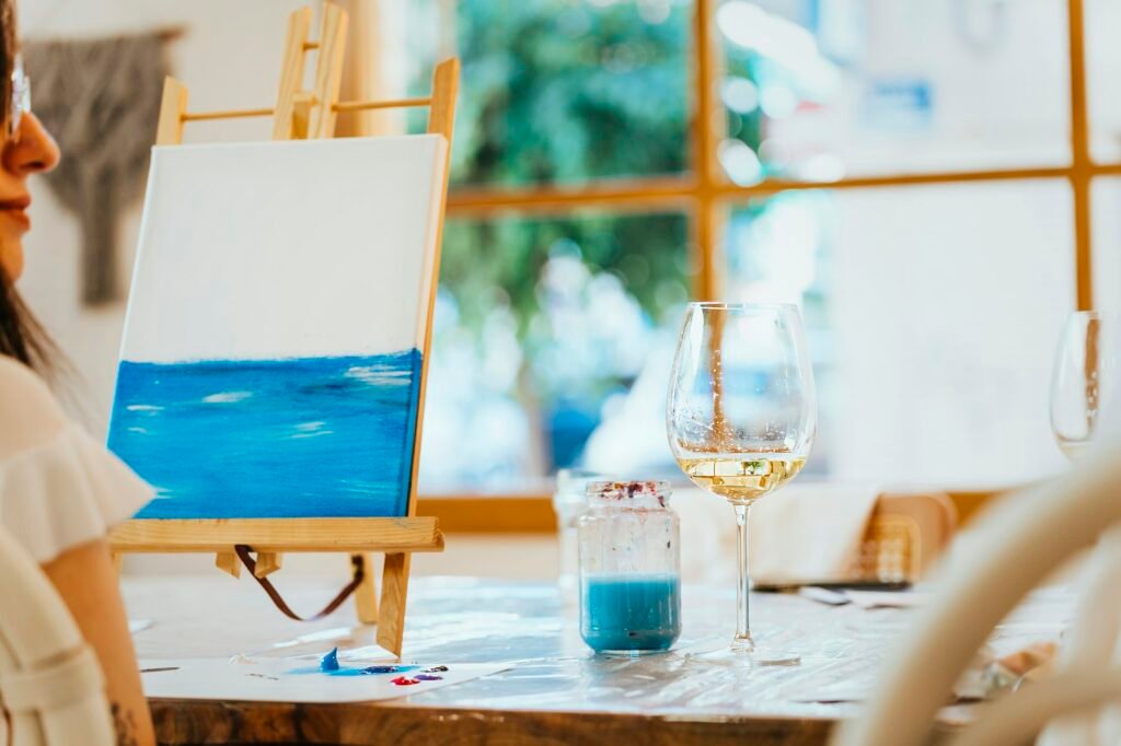 Atelier Art et Vin. Art-thérapie : vin et peinture pour la relaxation